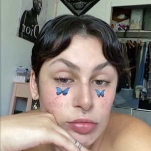 Meet your Posher, Janelle